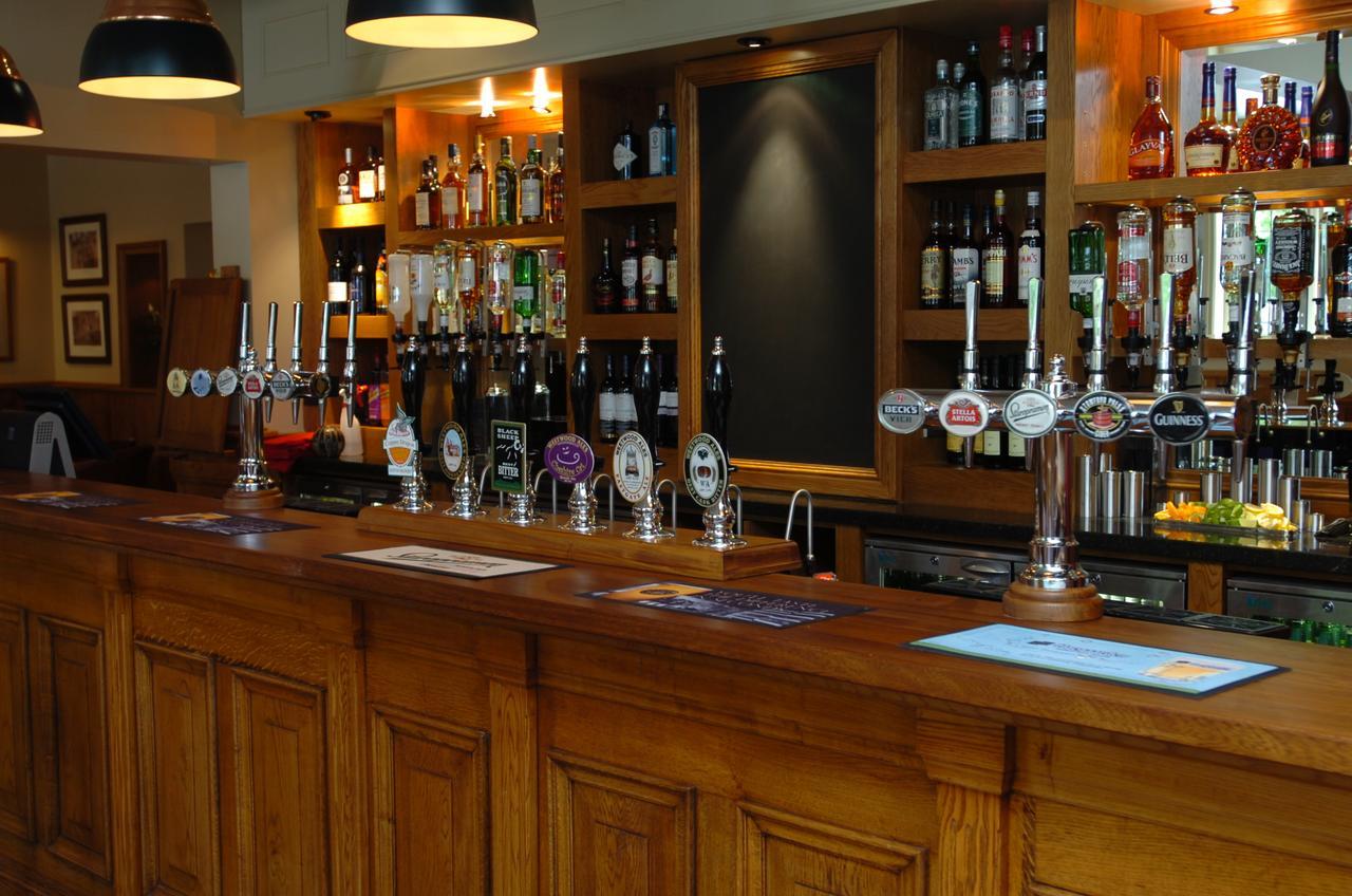 The Bear'S Paw Hotell Warmingham Eksteriør bilde The bar at the Old Mill
