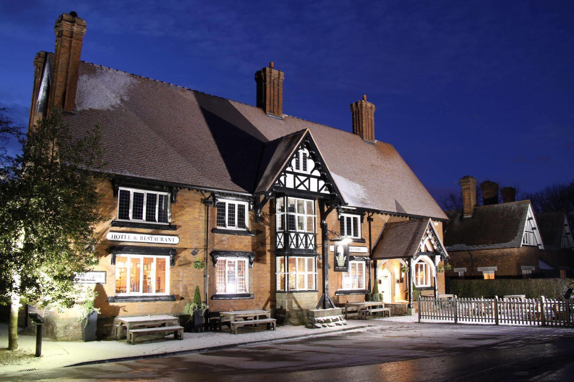 The Bear'S Paw Hotell Warmingham Eksteriør bilde The Old Mill at night