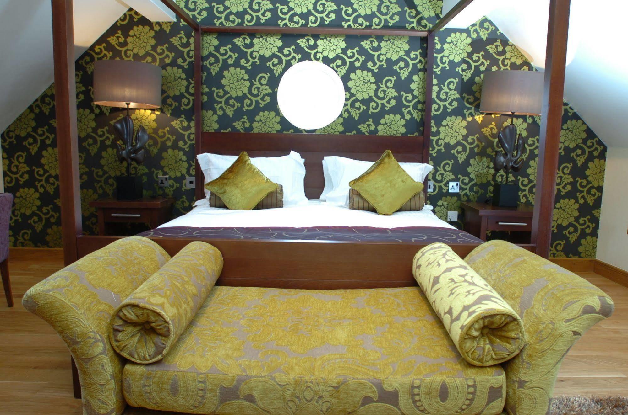 The Bear'S Paw Hotell Warmingham Eksteriør bilde A bedroom at the hotel